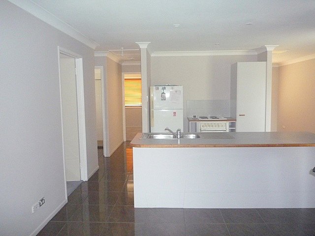 Photo - 58 Kevin Street, Deception Bay QLD 4508 - Image 4