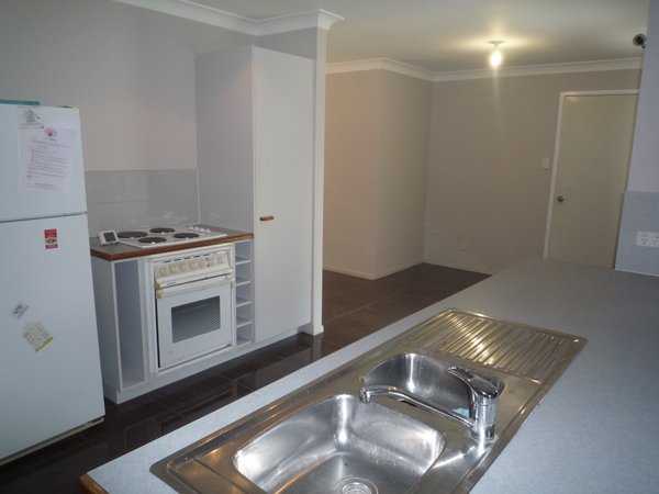 Photo - 58 Kevin Street, Deception Bay QLD 4508 - Image 5