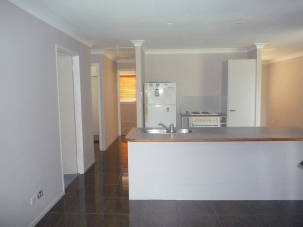 Photo - 58 Kevin Street, Deception Bay QLD 4508 - Image 7
