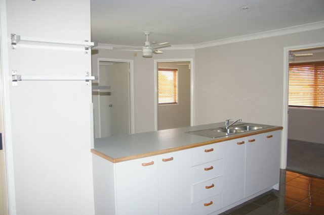 Photo - 58 Kevin Street, Deception Bay QLD 4508 - Image 12