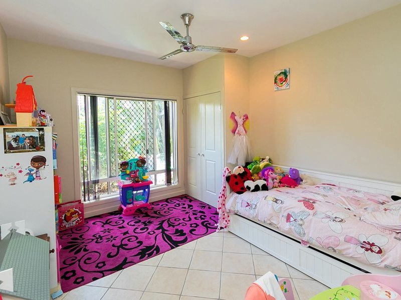 Photo - 58 Kingfisher Pde , Toogoom QLD 4655 - Image 15