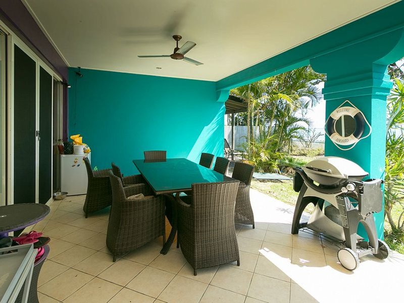 Photo - 58 Kingfisher Pde , Toogoom QLD 4655 - Image 21