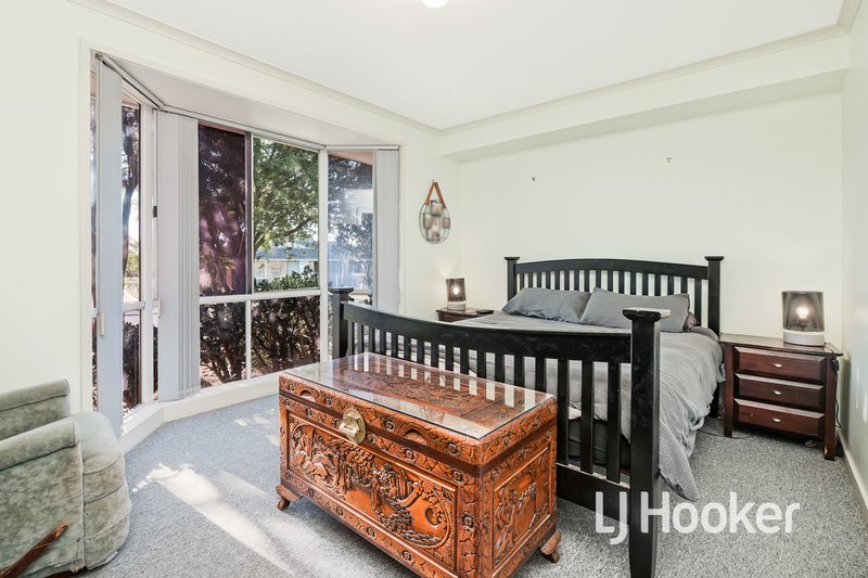 Photo - 58 Lawless Drive, Cranbourne North VIC 3977 - Image 8