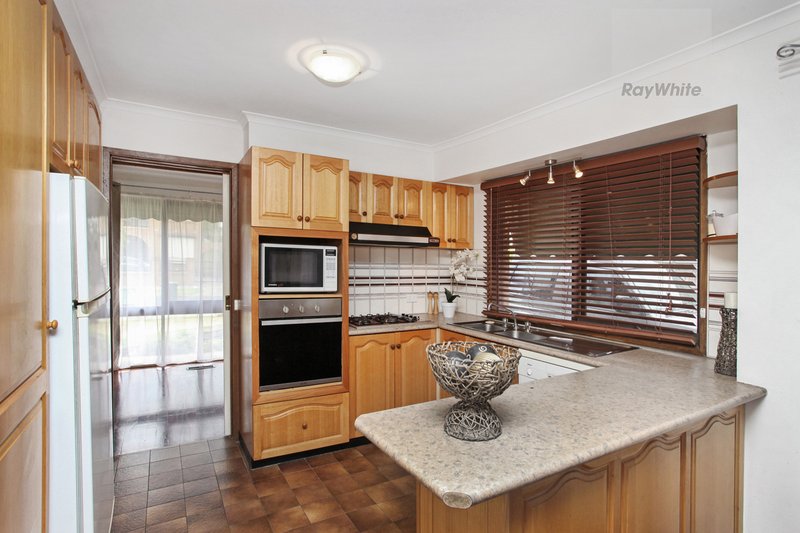 Photo - 58 Lenoak Street, Gladstone Park VIC 3043 - Image 4