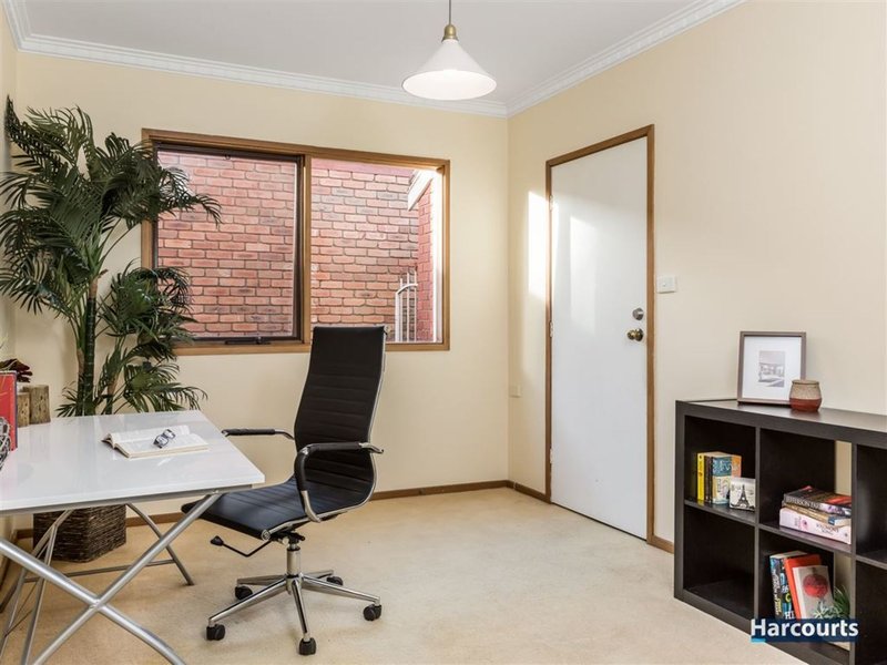 Photo - 58 Liberty Avenue, Rowville VIC 3178 - Image 9