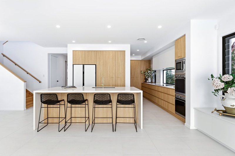 Photo - 58 Linacre Crescent, Carindale QLD 4152 - Image 4