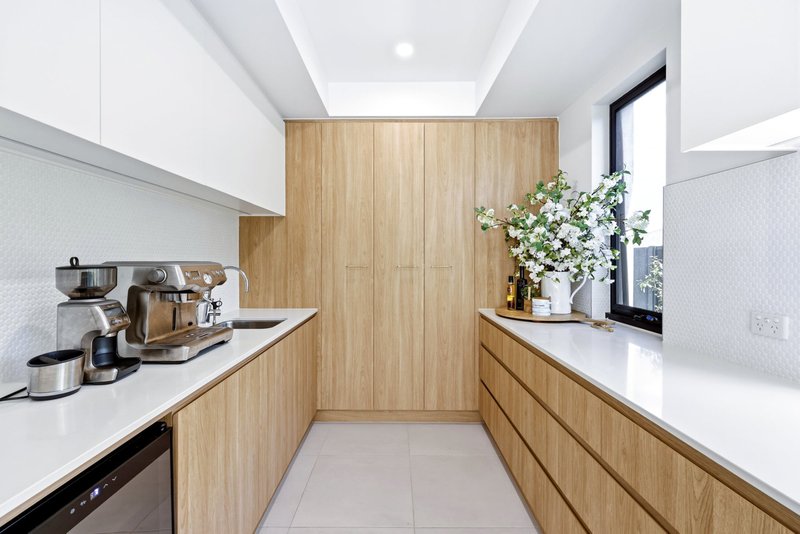 Photo - 58 Linacre Crescent, Carindale QLD 4152 - Image 6