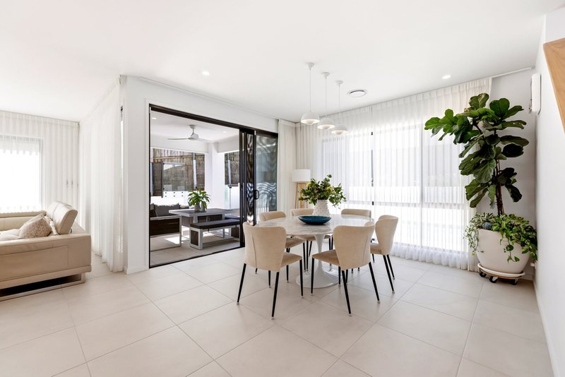 Photo - 58 Linacre Crescent, Carindale QLD 4152 - Image 10