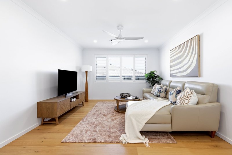 Photo - 58 Linacre Crescent, Carindale QLD 4152 - Image 15