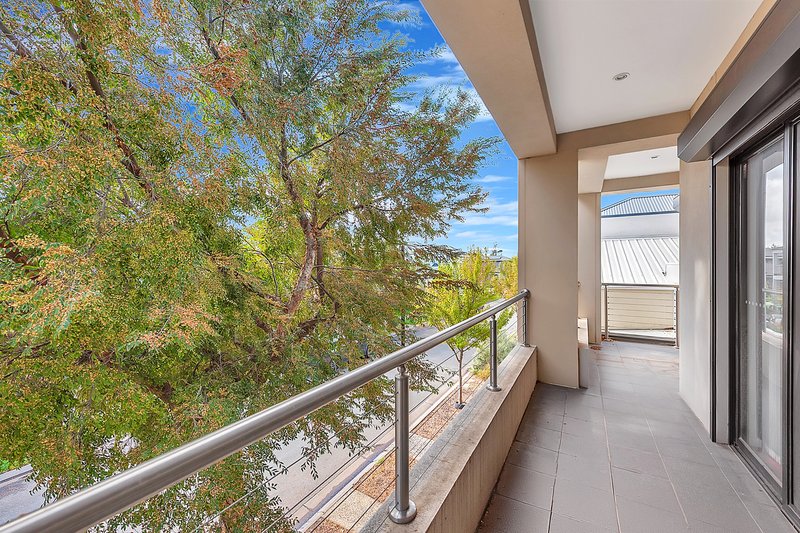 Photo - 58 Macmillan Avenue, Mawson Lakes SA 5095 - Image 10