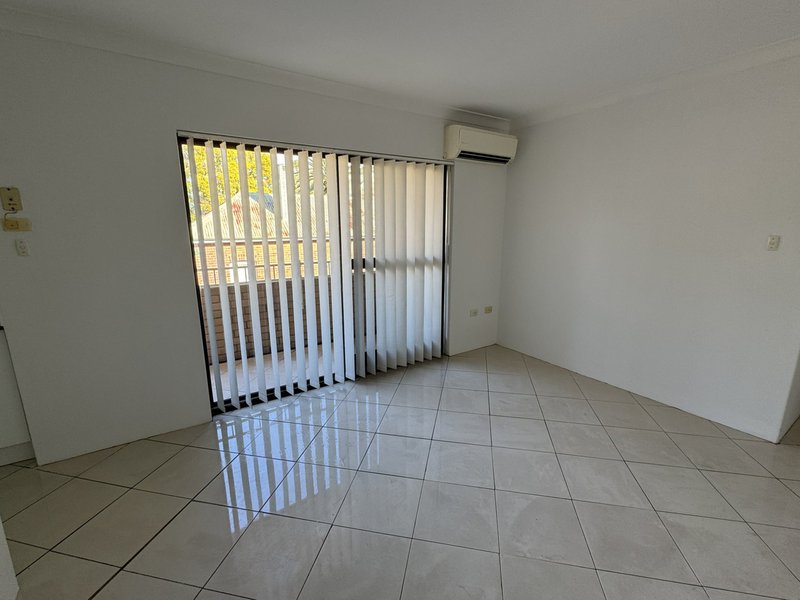 Photo - 5/8 Macquarie Street, Penrith NSW 2750 - Image 4