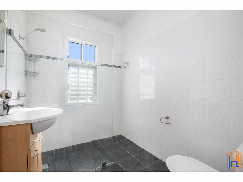 Photo - 58 Mann Street, Armidale NSW 2350 - Image 9