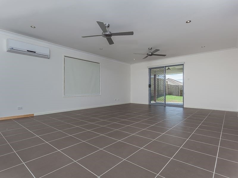 Photo - 58 Mapleton Drive, North Lakes QLD 4509 - Image 4