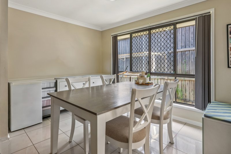 Photo - 58 Merimbula Crescent, Fitzgibbon QLD 4018 - Image 5