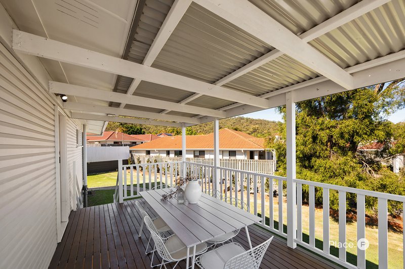 Photo - 58 Milanion Crescent, Carindale QLD 4152 - Image 4