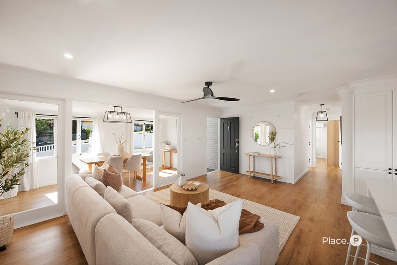 Photo - 58 Milanion Crescent, Carindale QLD 4152 - Image 5