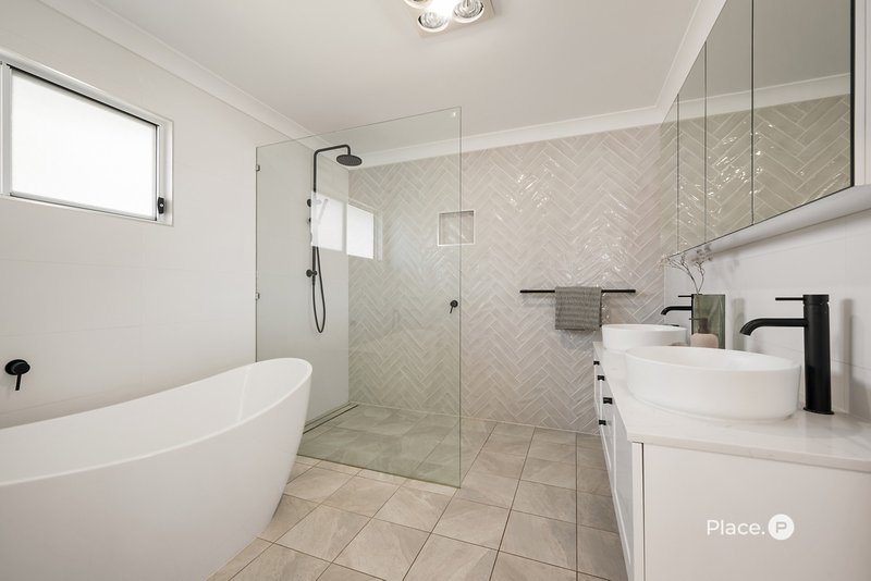 Photo - 58 Milanion Crescent, Carindale QLD 4152 - Image 12