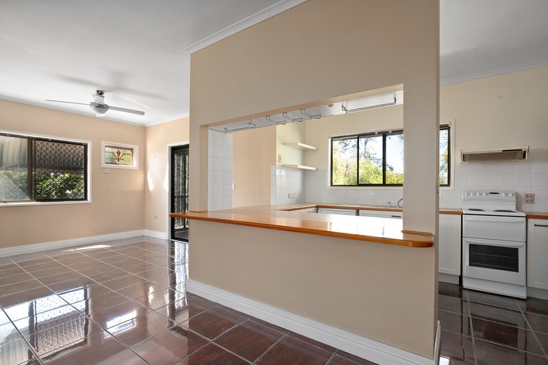 Photo - 58 Moody Street, Emerald QLD 4720 - Image 6