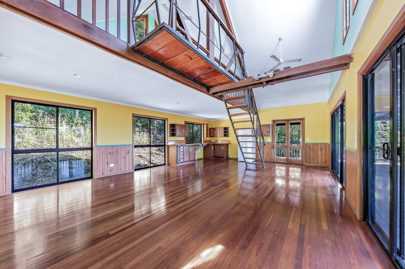 Photo - 58 Moon Crescent, Sugarloaf QLD 4800 - Image 3