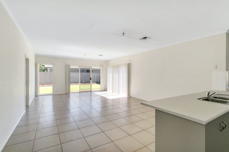 Photo - 58 Muller Road, Greenacres SA 5086 - Image 4