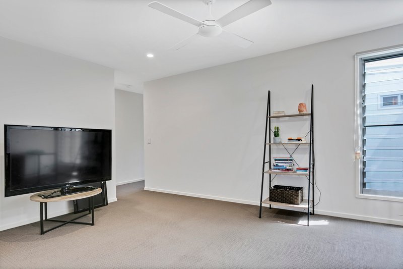 Photo - 58 Osborne Circuit, Maroochydore QLD 4558 - Image 10