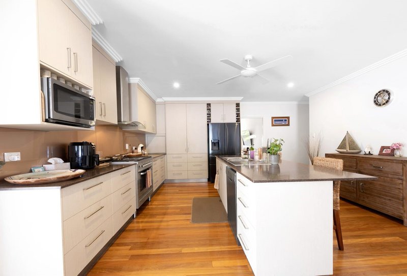 Photo - 58 Pacific Esplanade, Slade Point QLD 4740 - Image 7