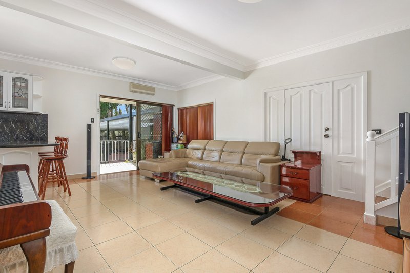 Photo - 58 Pandora Street, Greenacre NSW 2190 - Image 4