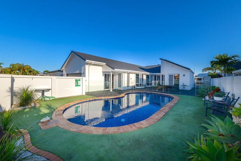 Photo - 58 Pebble Beach Drive, Runaway Bay QLD 4216 - Image 6