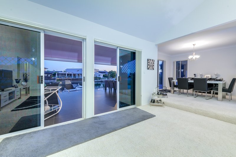 Photo - 58 Pebble Beach Drive, Runaway Bay QLD 4216 - Image 11