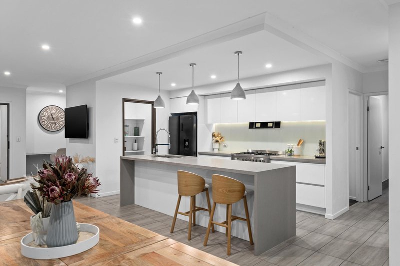 Photo - 58 Popran Chase, South Ripley QLD 4306 - Image 8