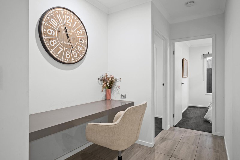 Photo - 58 Popran Chase, South Ripley QLD 4306 - Image 12