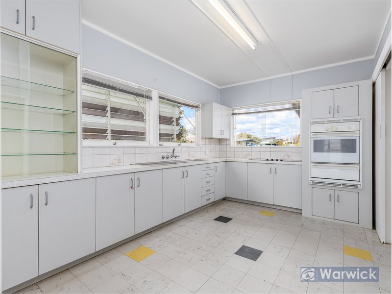 Photo - 58 Pratten St , Warwick QLD 4370 - Image 4