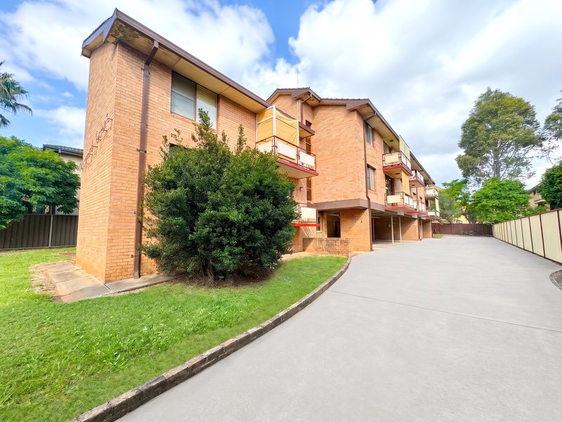Photo - 5/8 Putland Street, St Marys NSW 2760 - Image 1