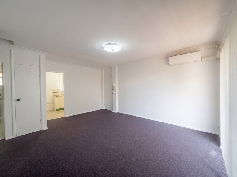 Photo - 5/8 Putland Street, St Marys NSW 2760 - Image 4