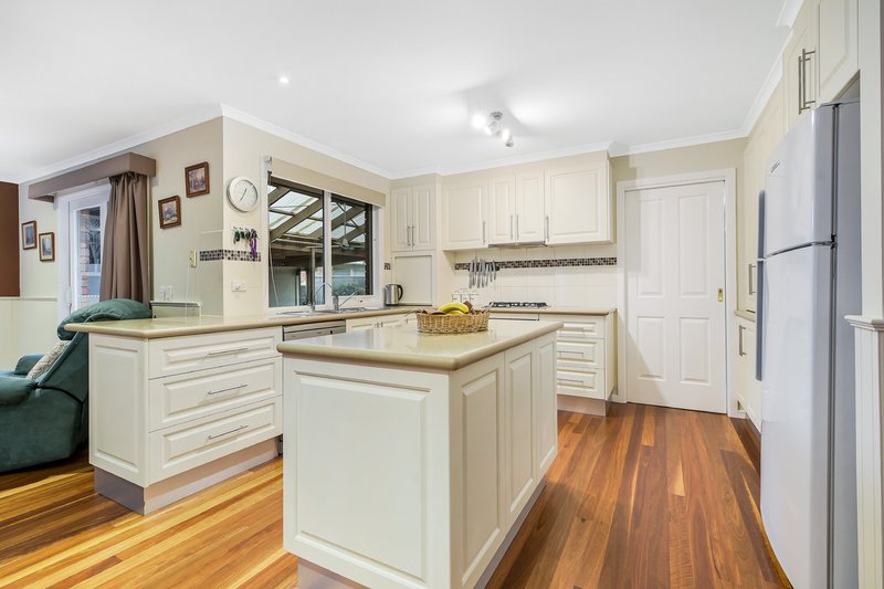 Photo - 58 Quarry Hills Drive, Berwick VIC 3806 - Image 3