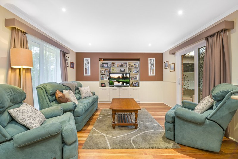 Photo - 58 Quarry Hills Drive, Berwick VIC 3806 - Image 8