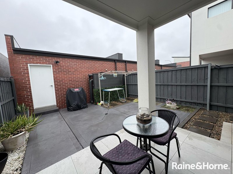 Photo - 58 Rainbows Way, Leppington NSW 2179 - Image 12