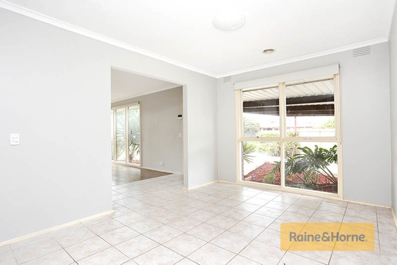 Photo - 58 Rathdowne Circuit, Melton West VIC 3337 - Image 5