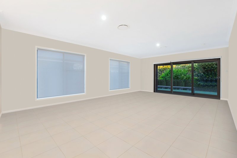 Photo - 58 Ravensbourne Crescent, North Lakes QLD 4509 - Image 5