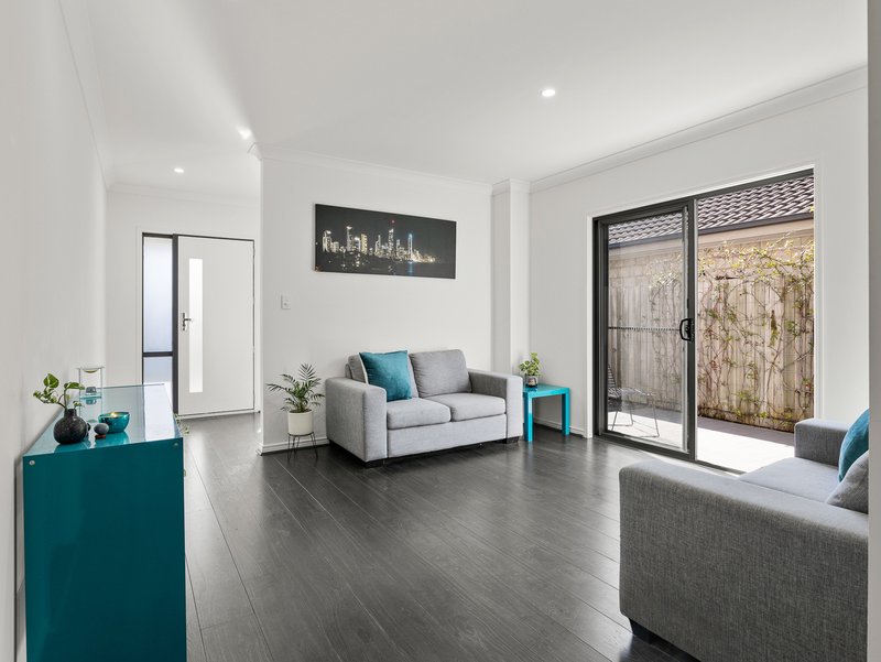 Photo - 58 River Run Circuit, Ormeau Hills QLD 4208 - Image 7