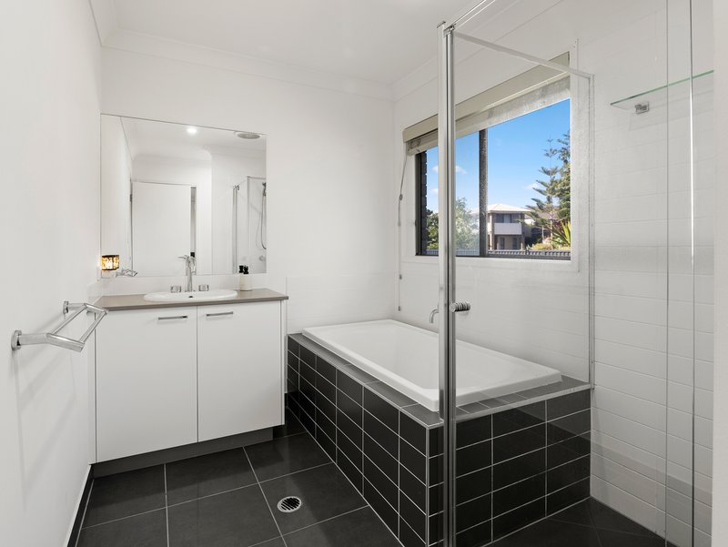 Photo - 58 River Run Circuit, Ormeau Hills QLD 4208 - Image 21