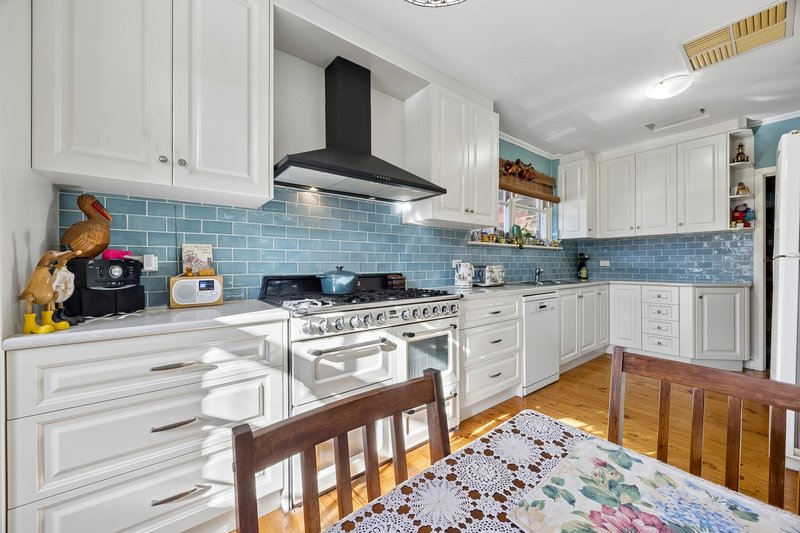 Photo - 58 Roberts Road, Hackham West SA 5163 - Image 1