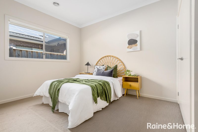 Photo - 58 Rosenthal Boulevard, Sunbury VIC 3429 - Image 12