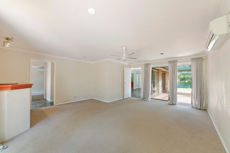 Photo - 58 Rosina Crescent, Kings Langley NSW 2147 - Image 2