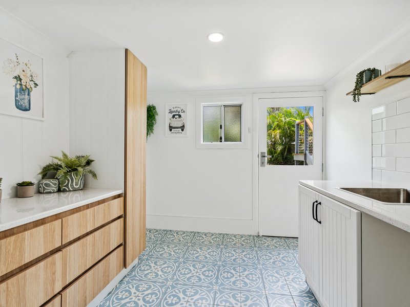 Photo - 58 Sandy Camp Road, Wynnum QLD 4178 - Image 7