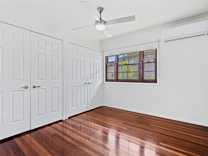 Photo - 58 Sandy Camp Road, Wynnum QLD 4178 - Image 9