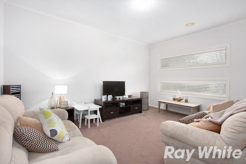 Photo - 58 Sarton Link, Pakenham VIC 3810 - Image 4