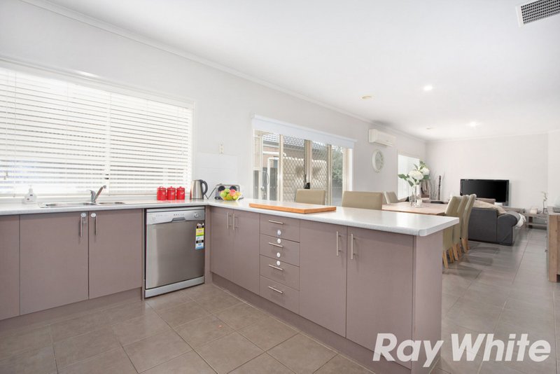 Photo - 58 Sarton Link, Pakenham VIC 3810 - Image 5