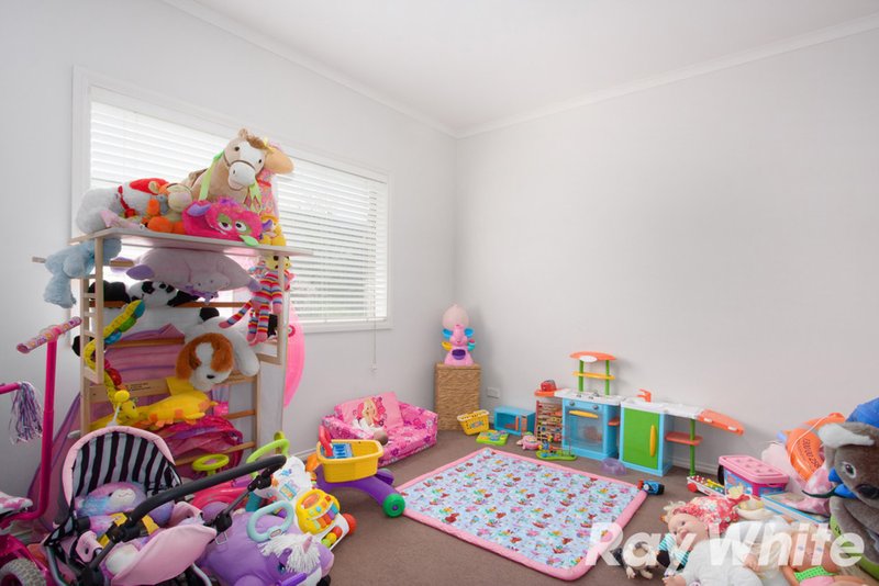 Photo - 58 Sarton Link, Pakenham VIC 3810 - Image 11