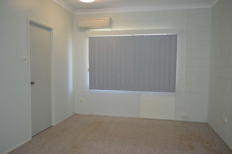 Photo - 58 Serissa Crescent, Annandale QLD 4814 - Image 3